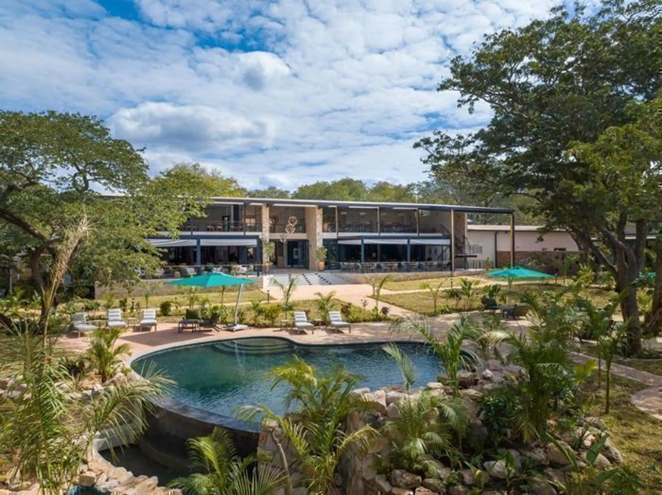  Waterfalls Lodge in Africa / Zimbabwe, image_2